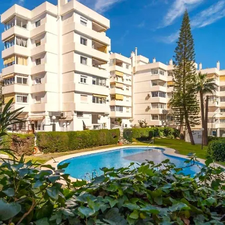 The Charming Oasis! 2 Bedrooms - By Hellodomik Lägenhet Benalmádena