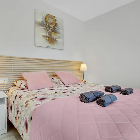 شقة The Charming Oasis! 2 Bedrooms - By Hellodomik بينالماذينا