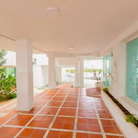 The Charming Oasis! 2 Bedrooms - By Hellodomik Apartment *