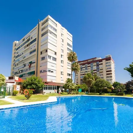 The Charming Oasis! 2 Bedrooms - By Hellodomik *