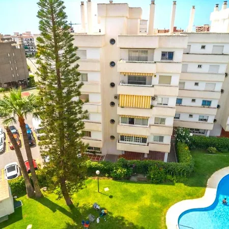 The Charming Oasis! 2 Bedrooms - By Hellodomik Apartment