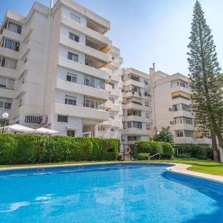 The Charming Oasis! 2 Bedrooms - By Hellodomik * Benalmadena