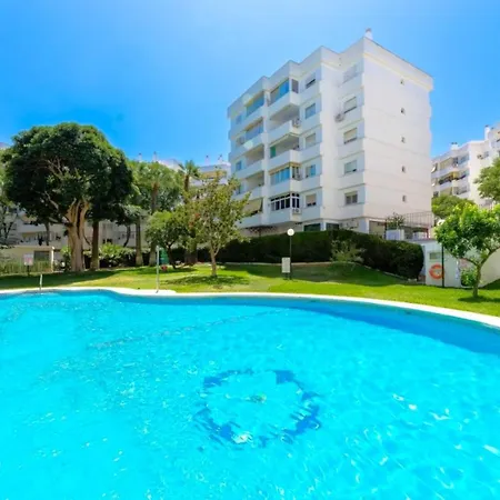The Charming Oasis! 2 Bedrooms - By Hellodomik * Benalmadena
