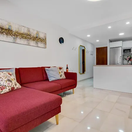 The Charming Oasis! 2 Bedrooms - By Hellodomik Benalmadena