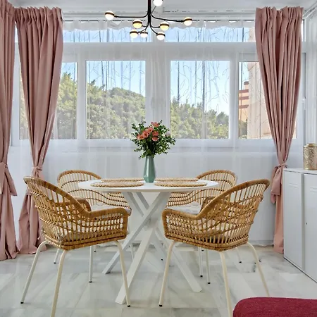 The Charming Oasis! 2 Bedrooms - By Hellodomik * Benalmadena